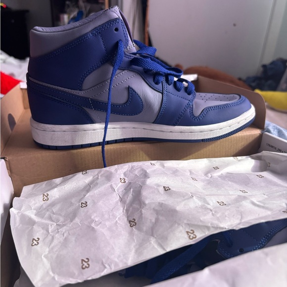 Women’s  Iron Purple/Deep royal blue Air Jordans 1 Mid SE - Picture 6 of 7